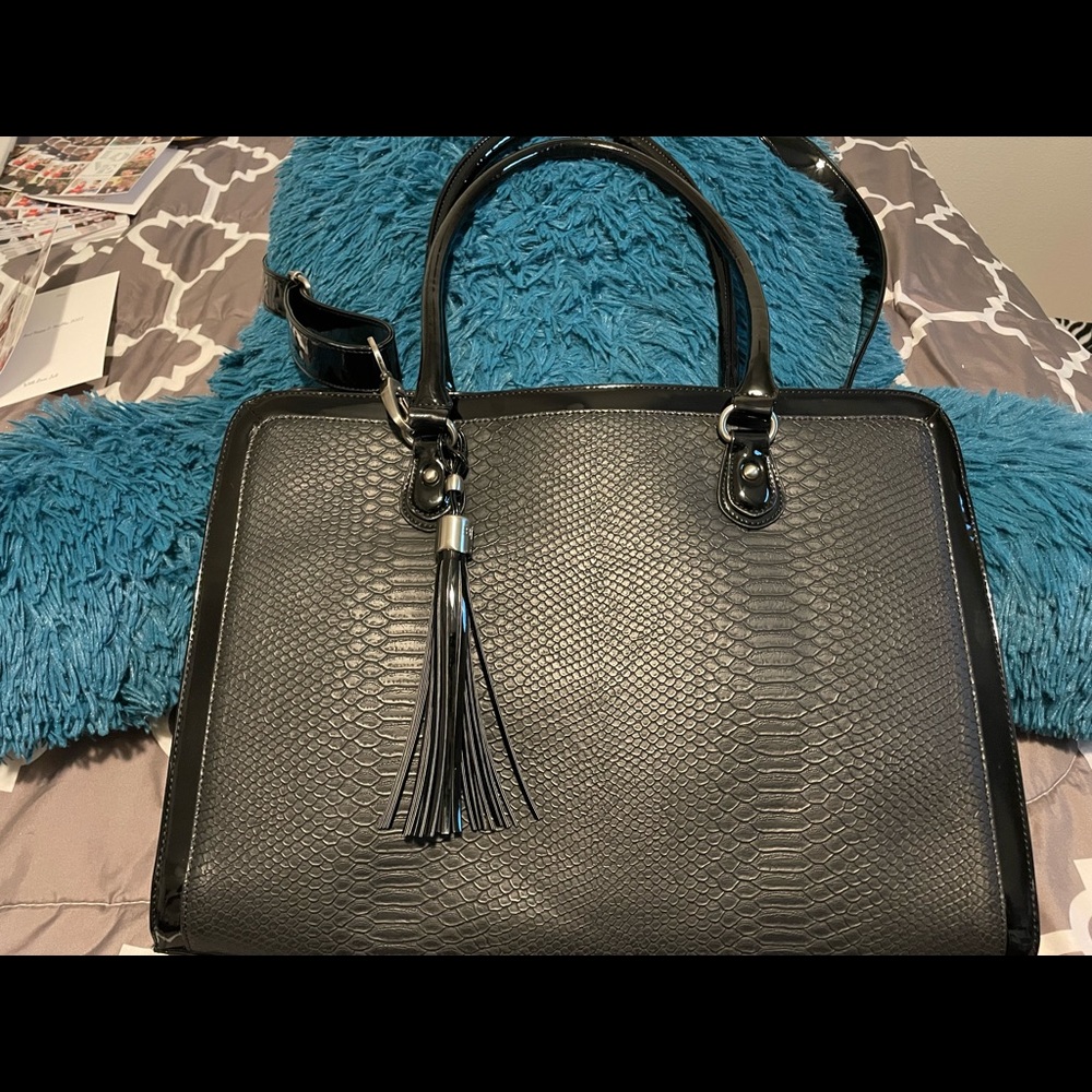 Beautiful, Chic, Exclusive BFB Best Friend Bag Women’s 17” Laptop Bag